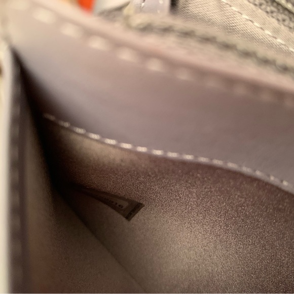 💯Authentic chanel lucky symbols L-yen long wallet grey🩶 - Picture 7 of 11